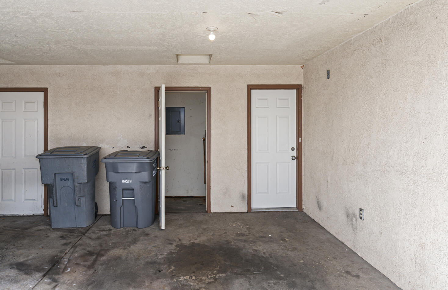 SPANISH PALMS TOWNHOMES - Residential