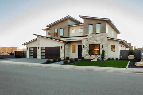 Photo of 4658 S 380 E, Washington, UT 84780 (MLS # 26-269303)