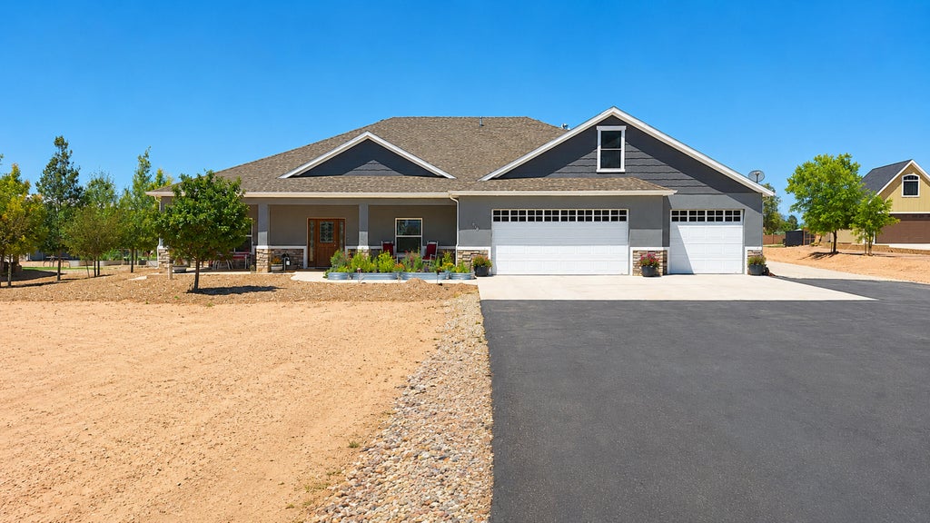 Photo of 848 W Old Highway 91, Parowan, UT 84761 (MLS # 26-274866)