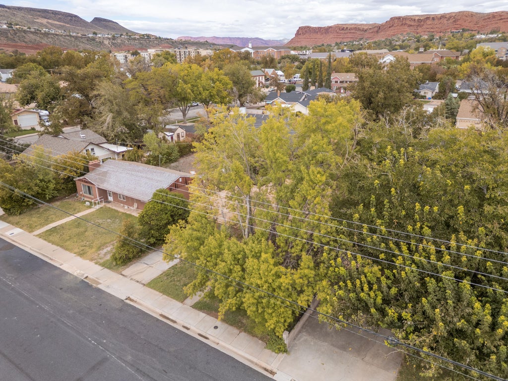 Photo of 70 W 200 S, Saint George, UT 84770 (MLS # 26-277309)