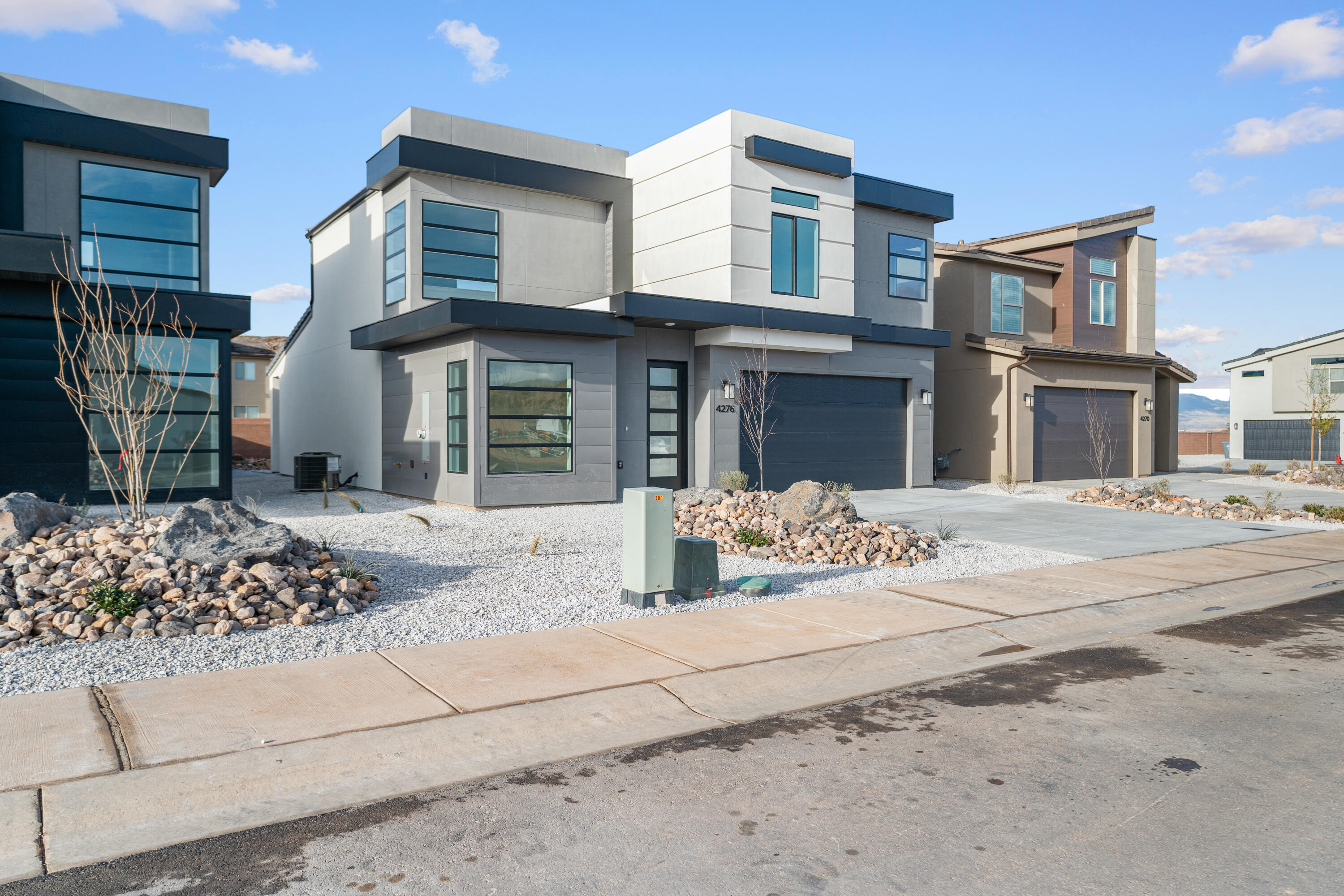 DESERT REFLECTION - Residential