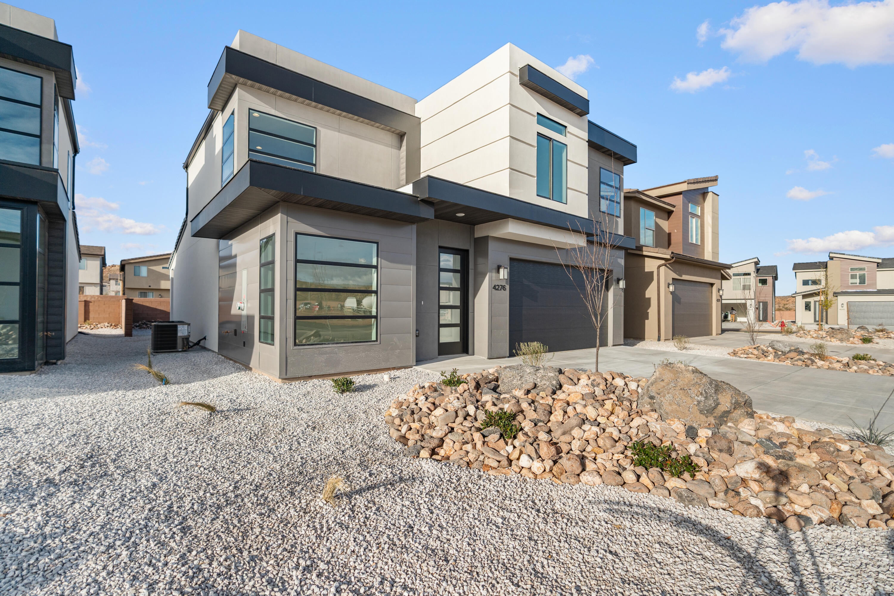 DESERT REFLECTION - Residential