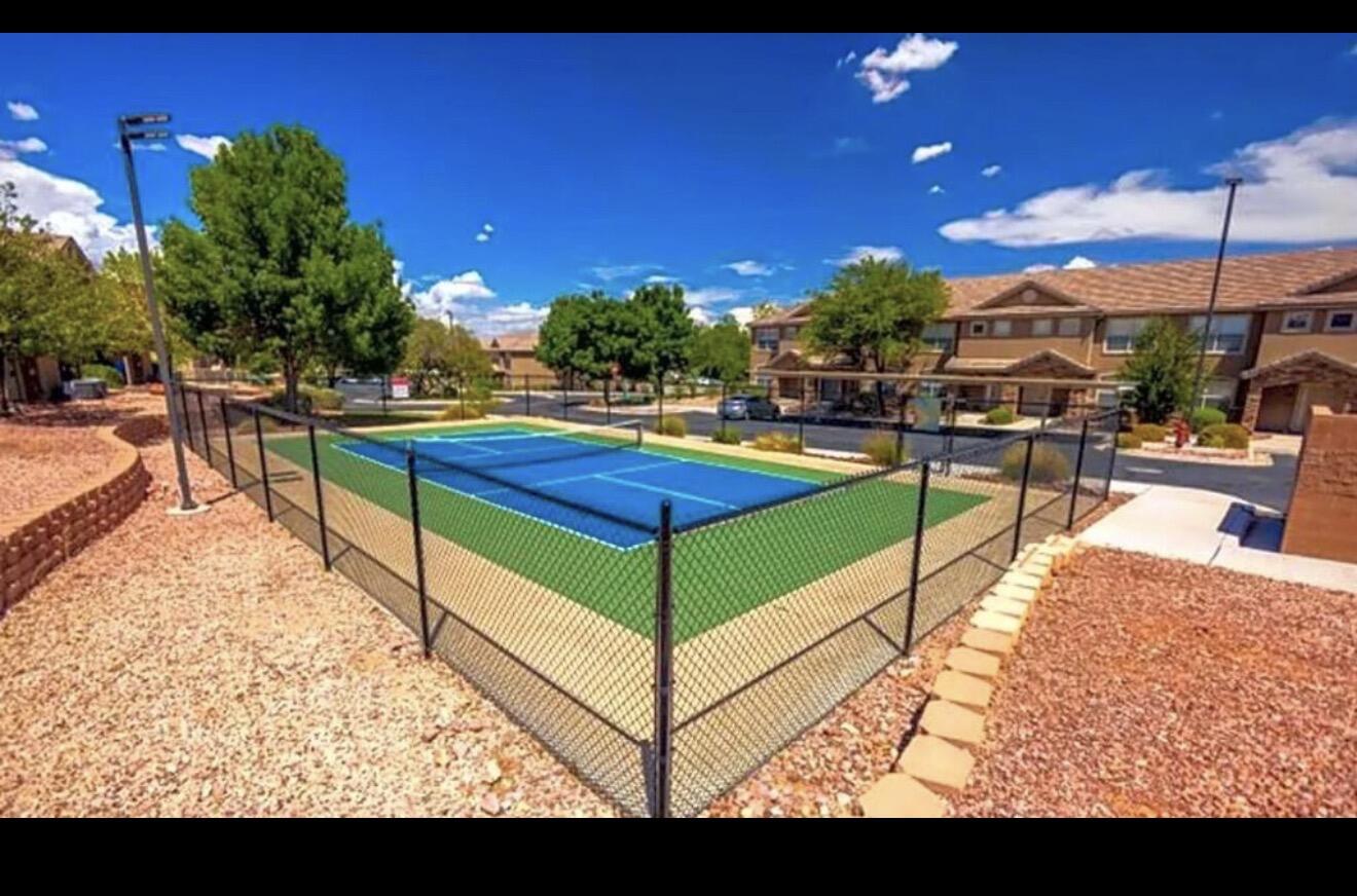 HIDDEN VALLEY TOWN HOMES - Residential