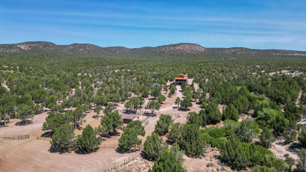 Photo of 1342 N OLD HEBRON RD, Enterprise, UT 84725 (MLS # 26-271611)