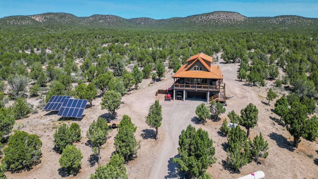 Photo of 1342 N OLD HEBRON RD, Enterprise, UT 84725 (MLS # 26-271611)