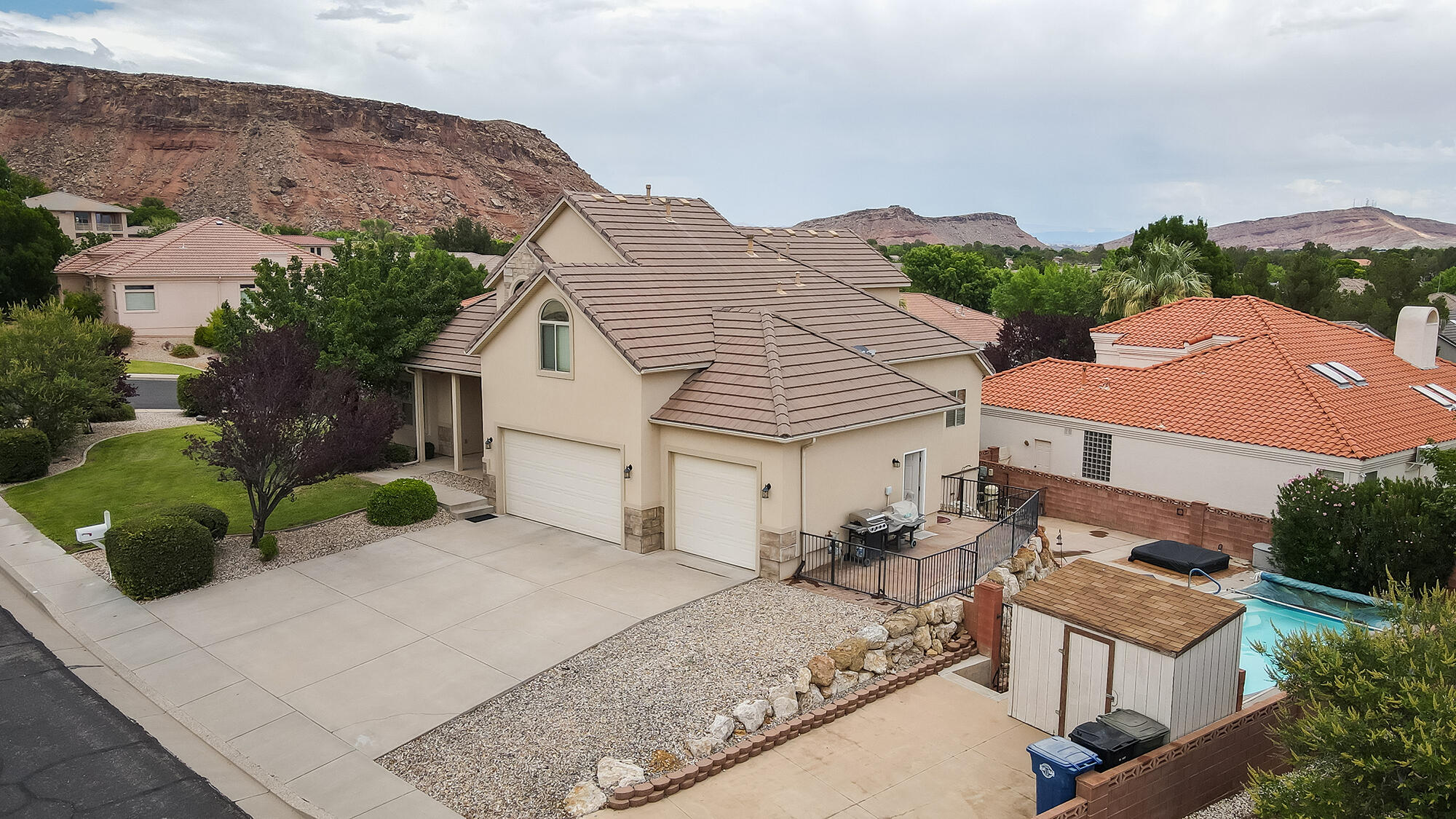 BLOOMINGTON LANE - Residential