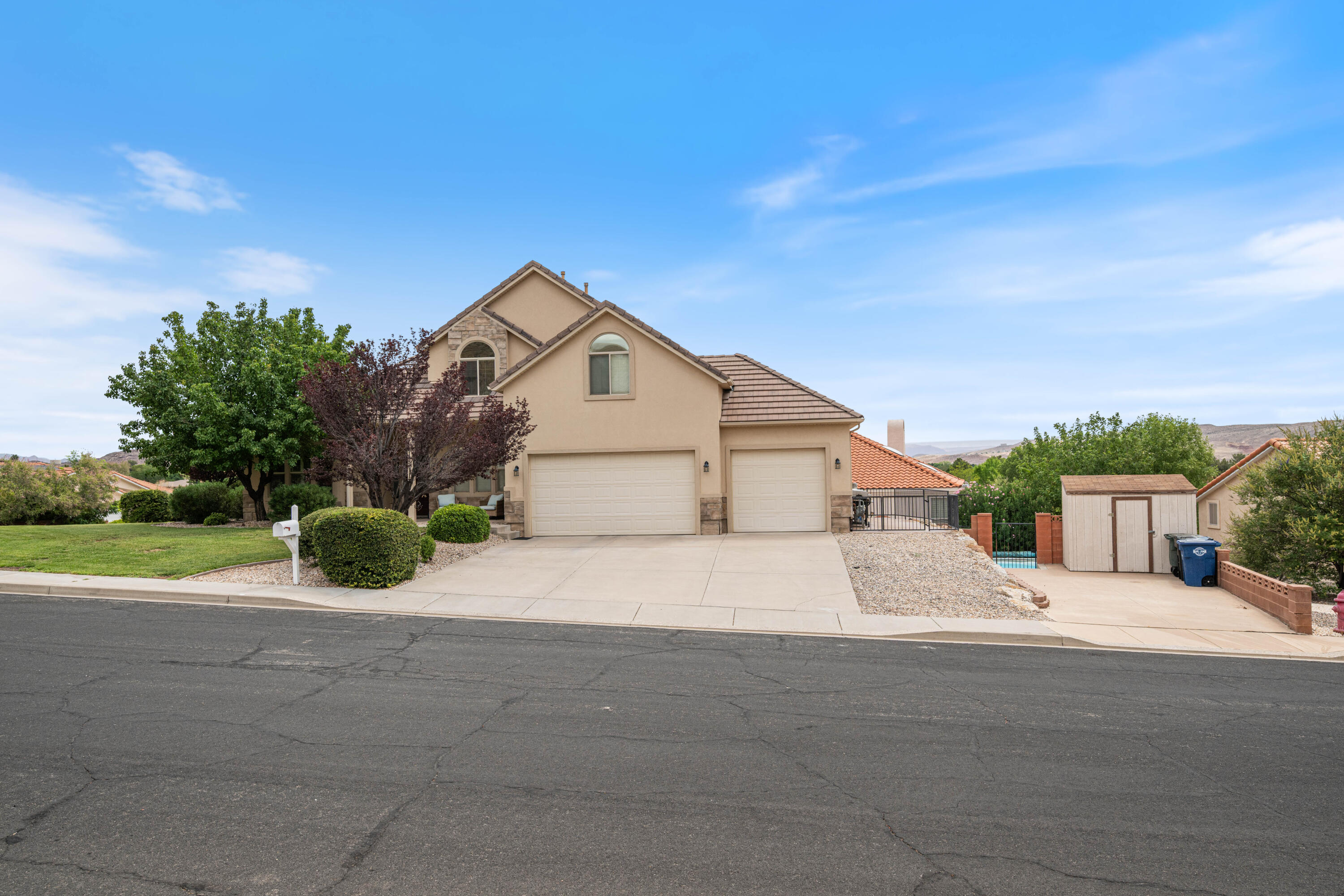 BLOOMINGTON LANE - Residential