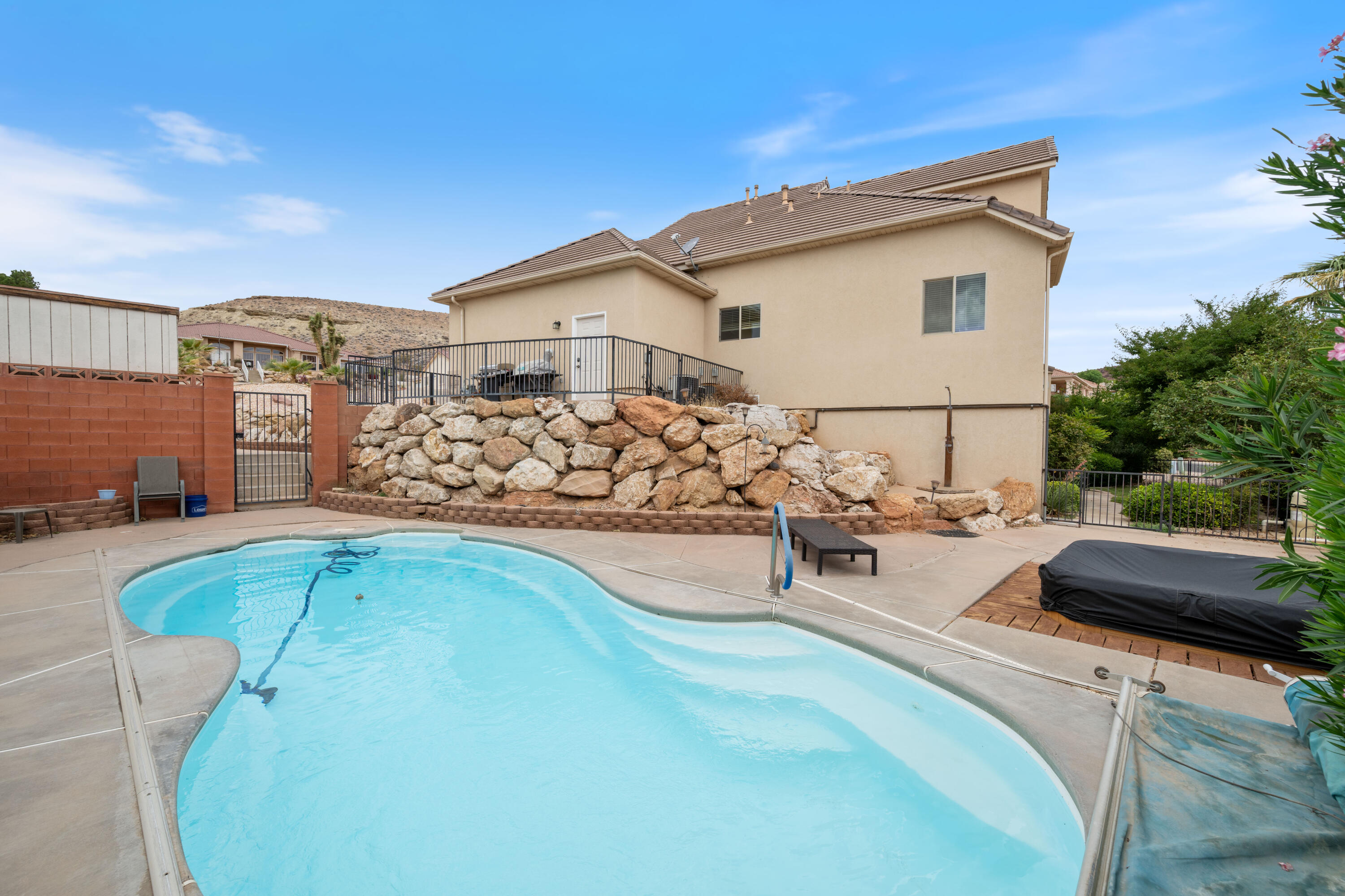 BLOOMINGTON LANE - Residential