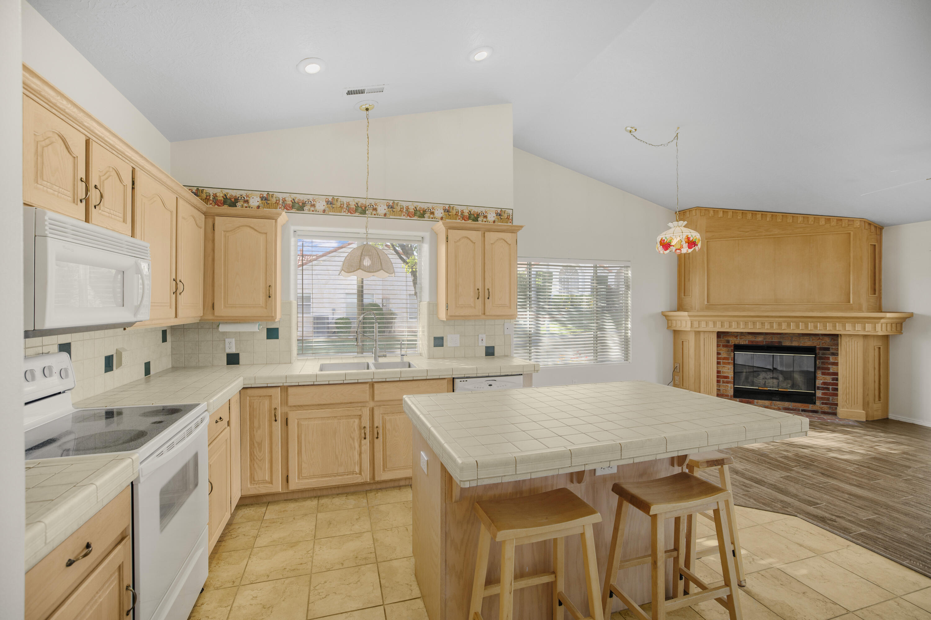 VISTA DEL SOL TOWNHOMES - Residential