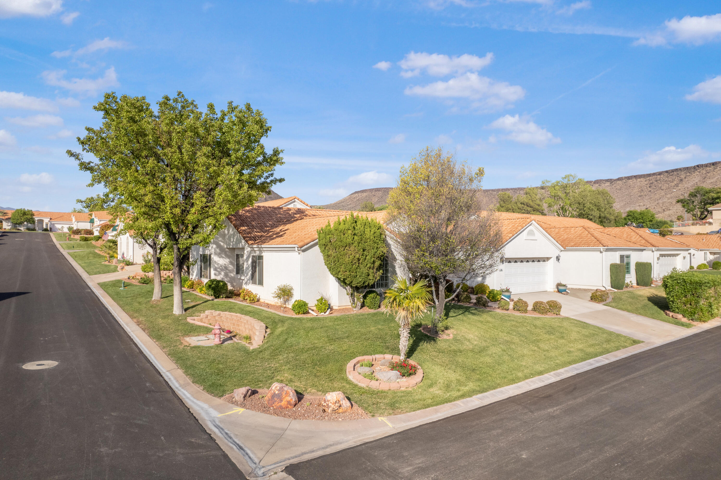 VISTA DEL SOL TOWNHOMES - Residential