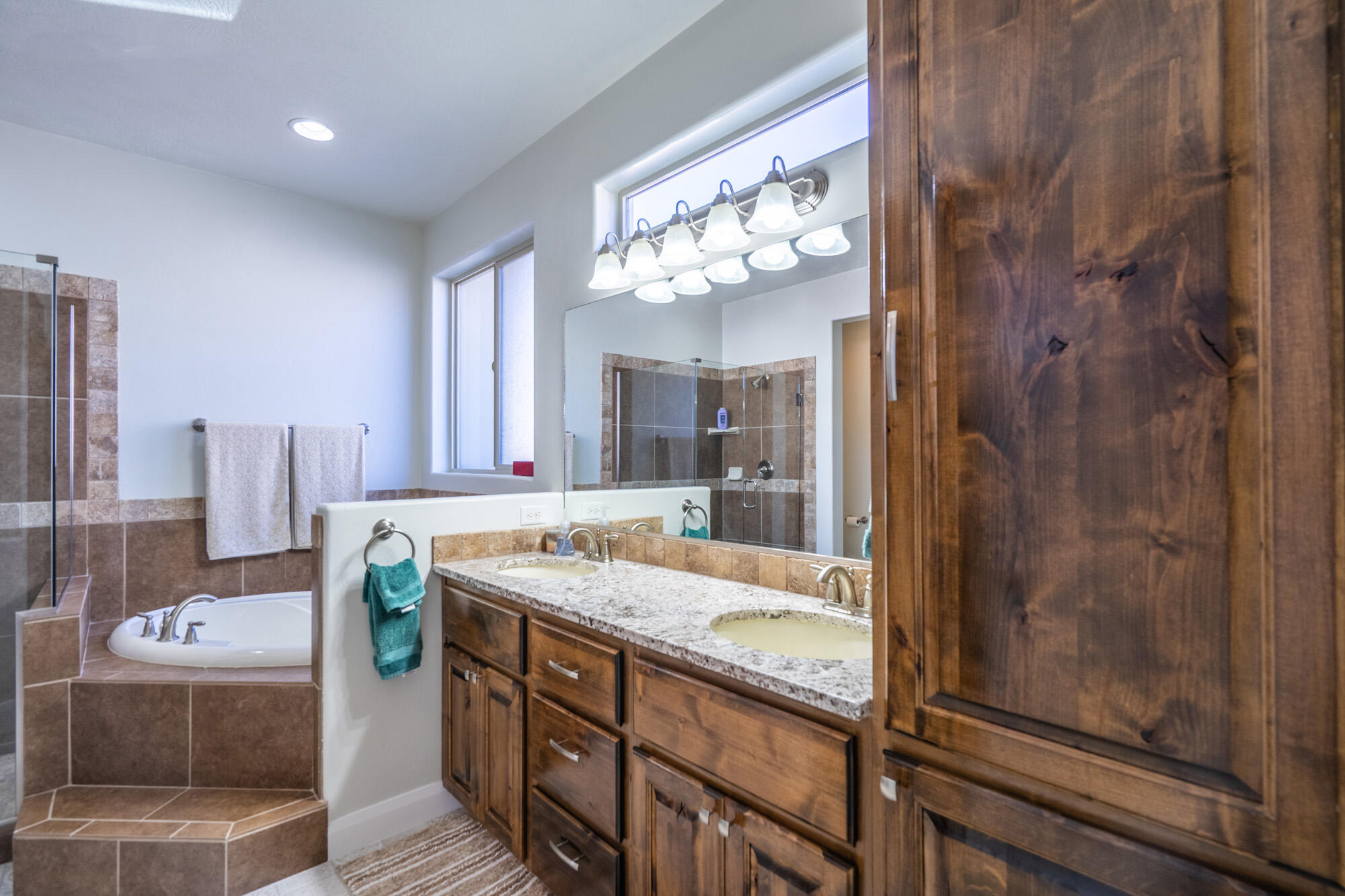 SKY RIDGE - Residential