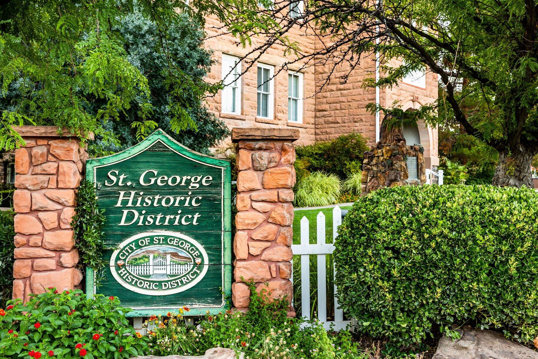 HIGHLAND PARK AT THE CORAL CANYON - Residential