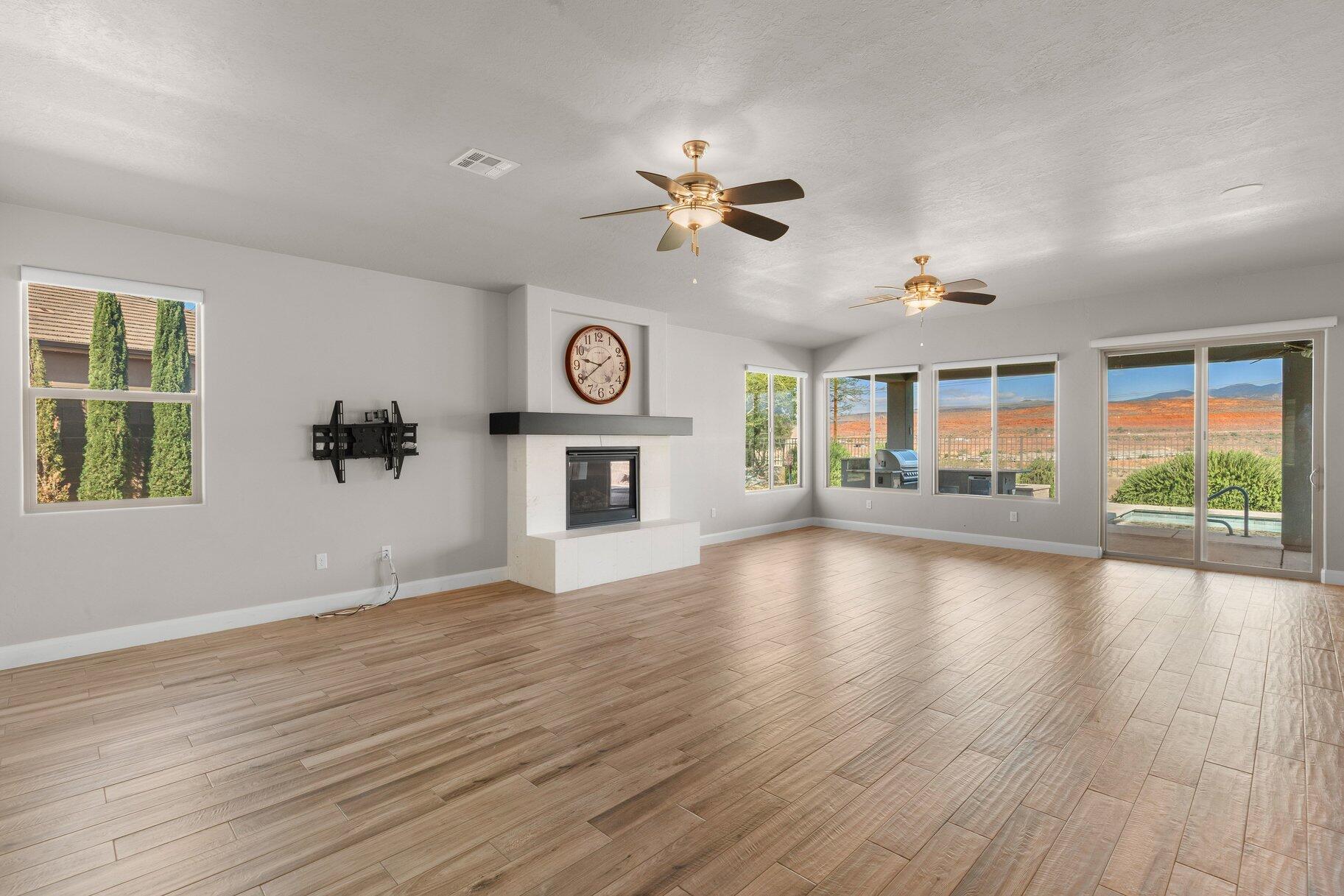 HIGHLAND PARK AT THE CORAL CANYON - Residential