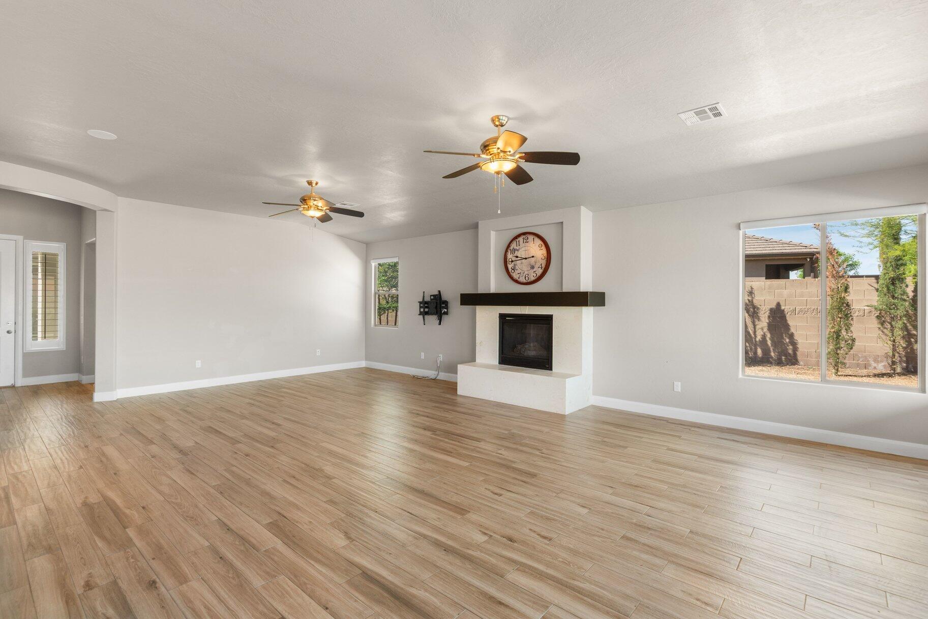 HIGHLAND PARK AT THE CORAL CANYON - Residential