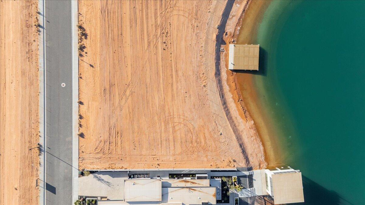 SOUTHERN SHORES - Land