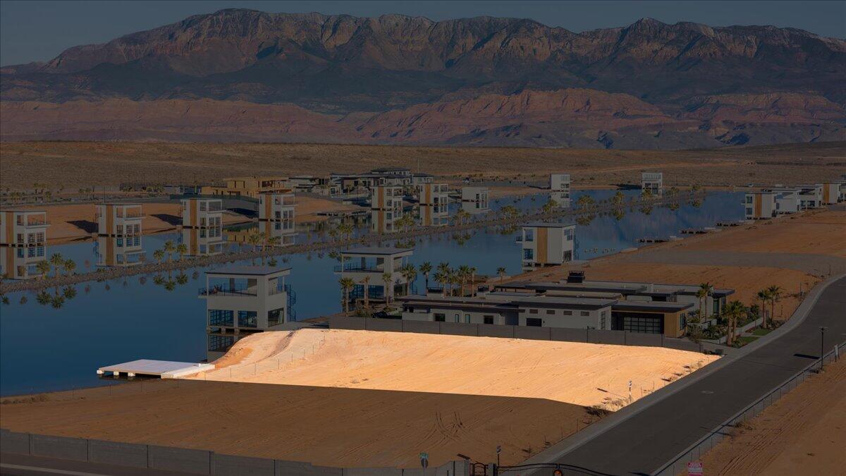 SOUTHERN SHORES - Land