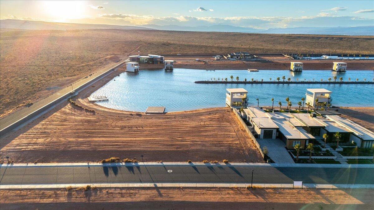 SOUTHERN SHORES - Land