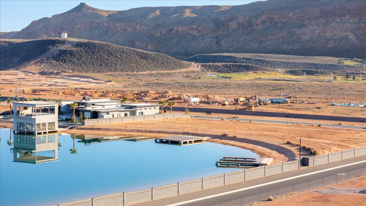 SOUTHERN SHORES - Land