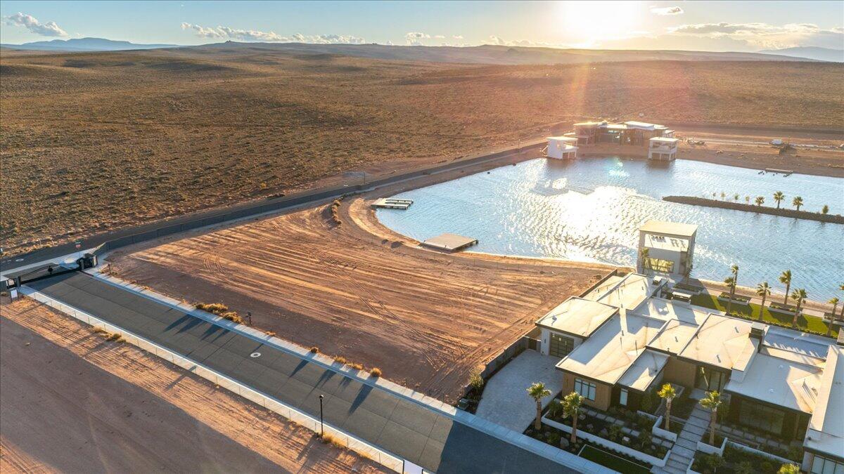 SOUTHERN SHORES - Land