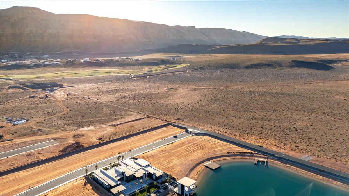 SOUTHERN SHORES - Land