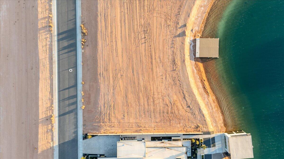 SOUTHERN SHORES - Land