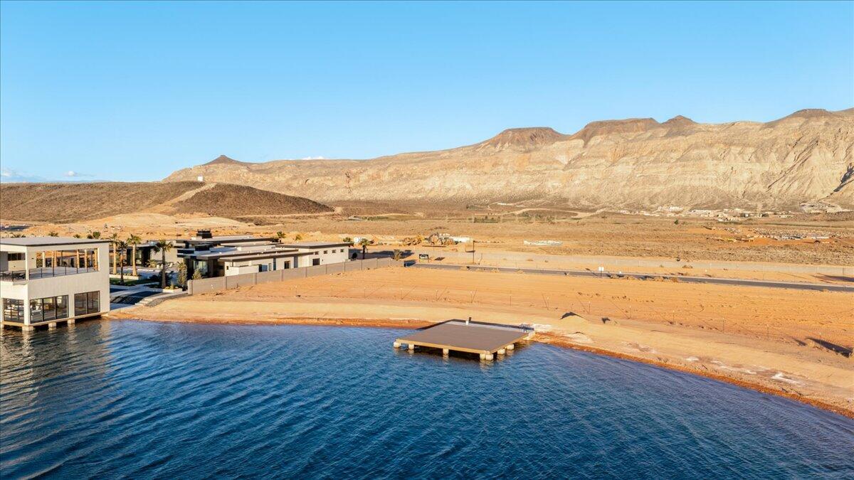 SOUTHERN SHORES - Land