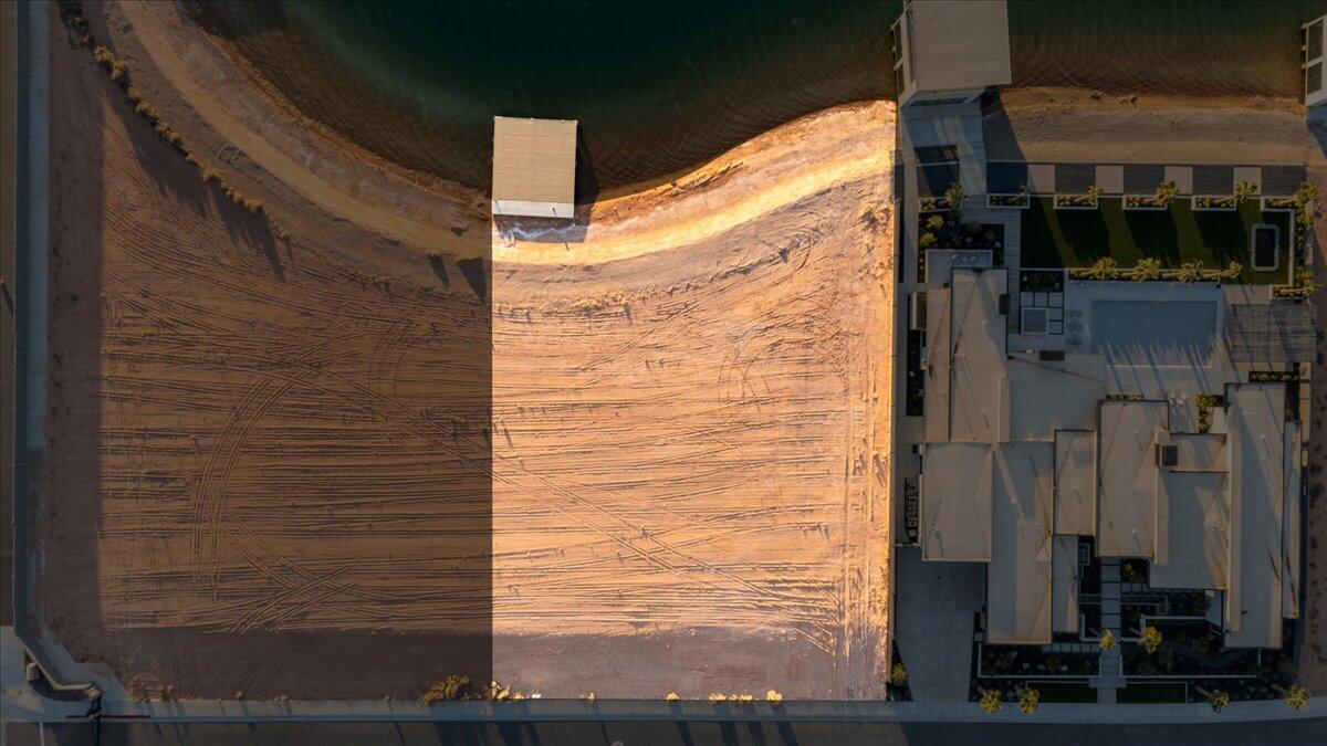 SOUTHERN SHORES - Land