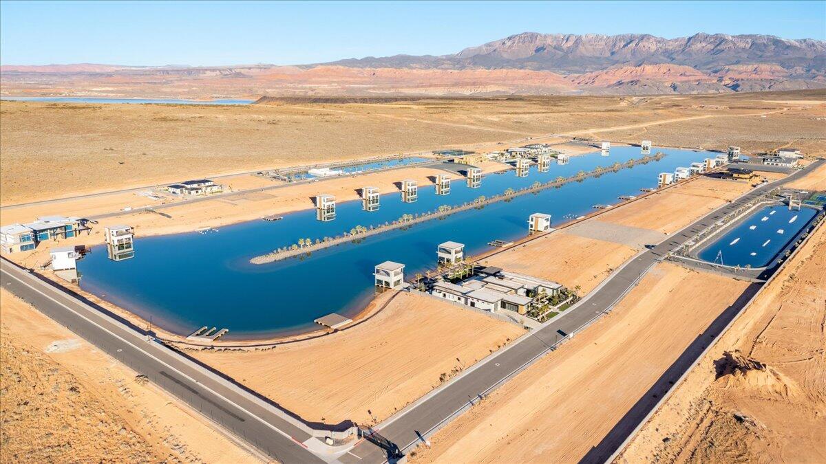 SOUTHERN SHORES - Land