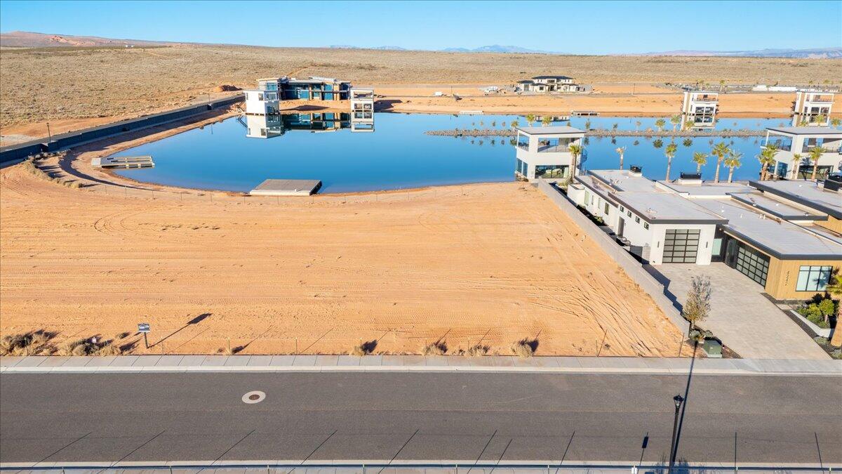 SOUTHERN SHORES - Land