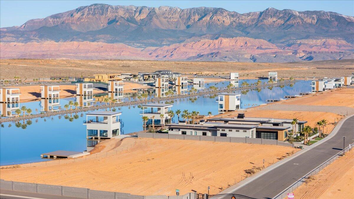 SOUTHERN SHORES - Land