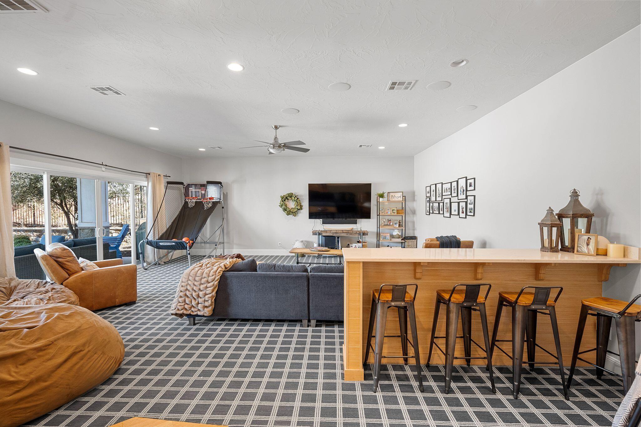 OLD FARM ESTATES - Residential