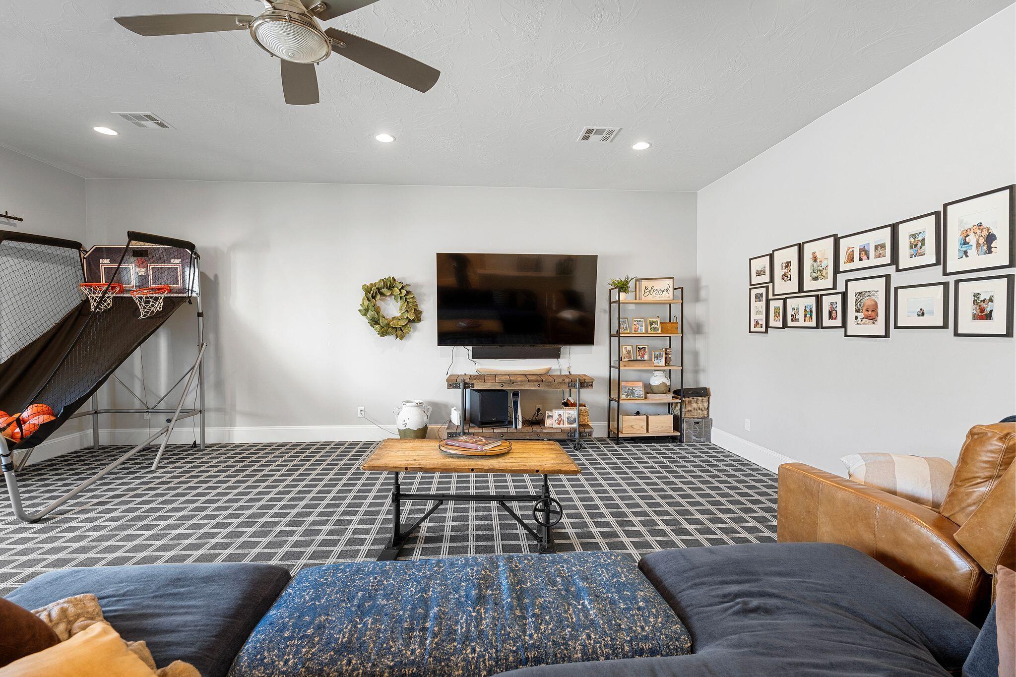 OLD FARM ESTATES - Residential