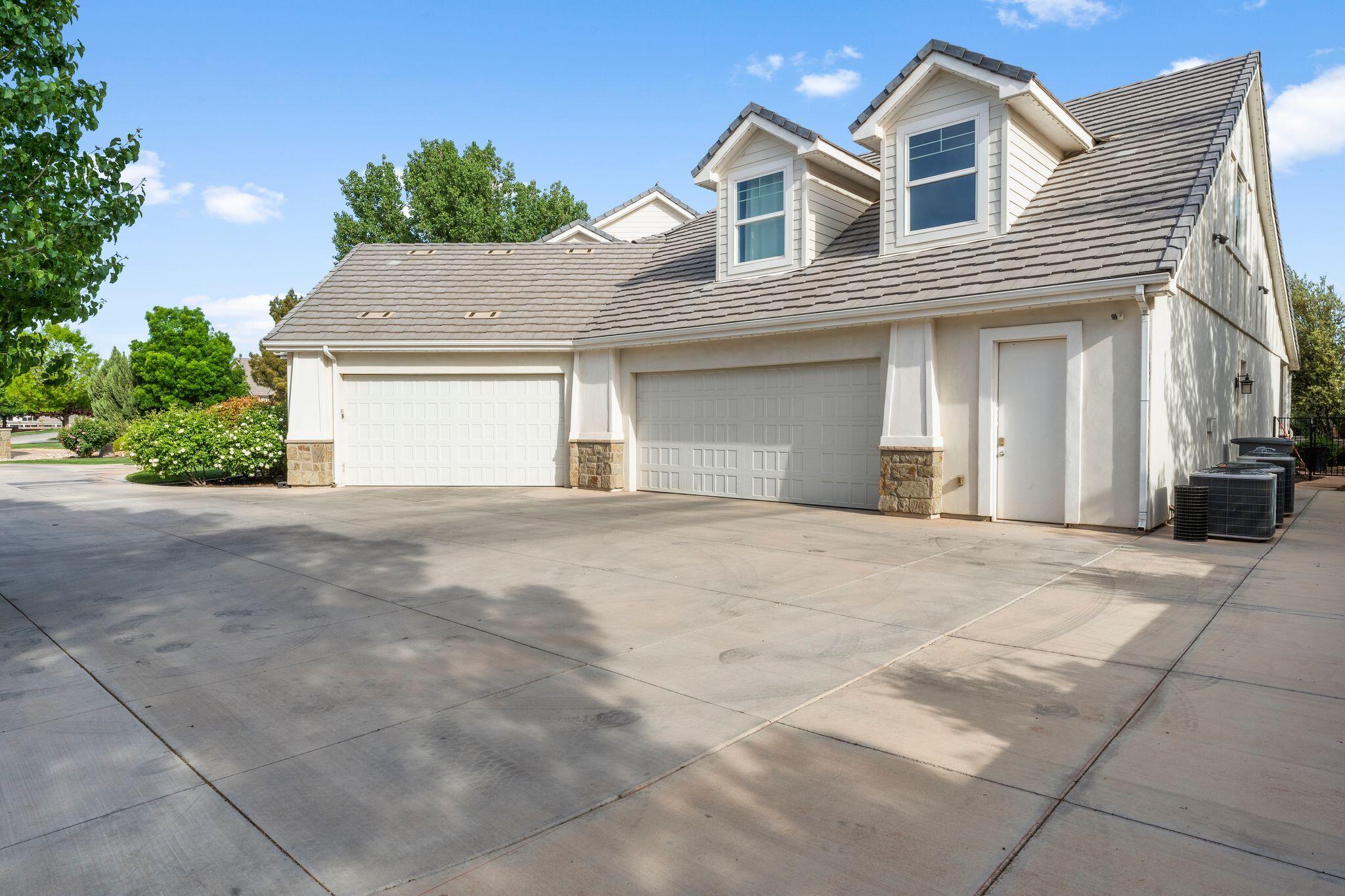 OLD FARM ESTATES - Residential