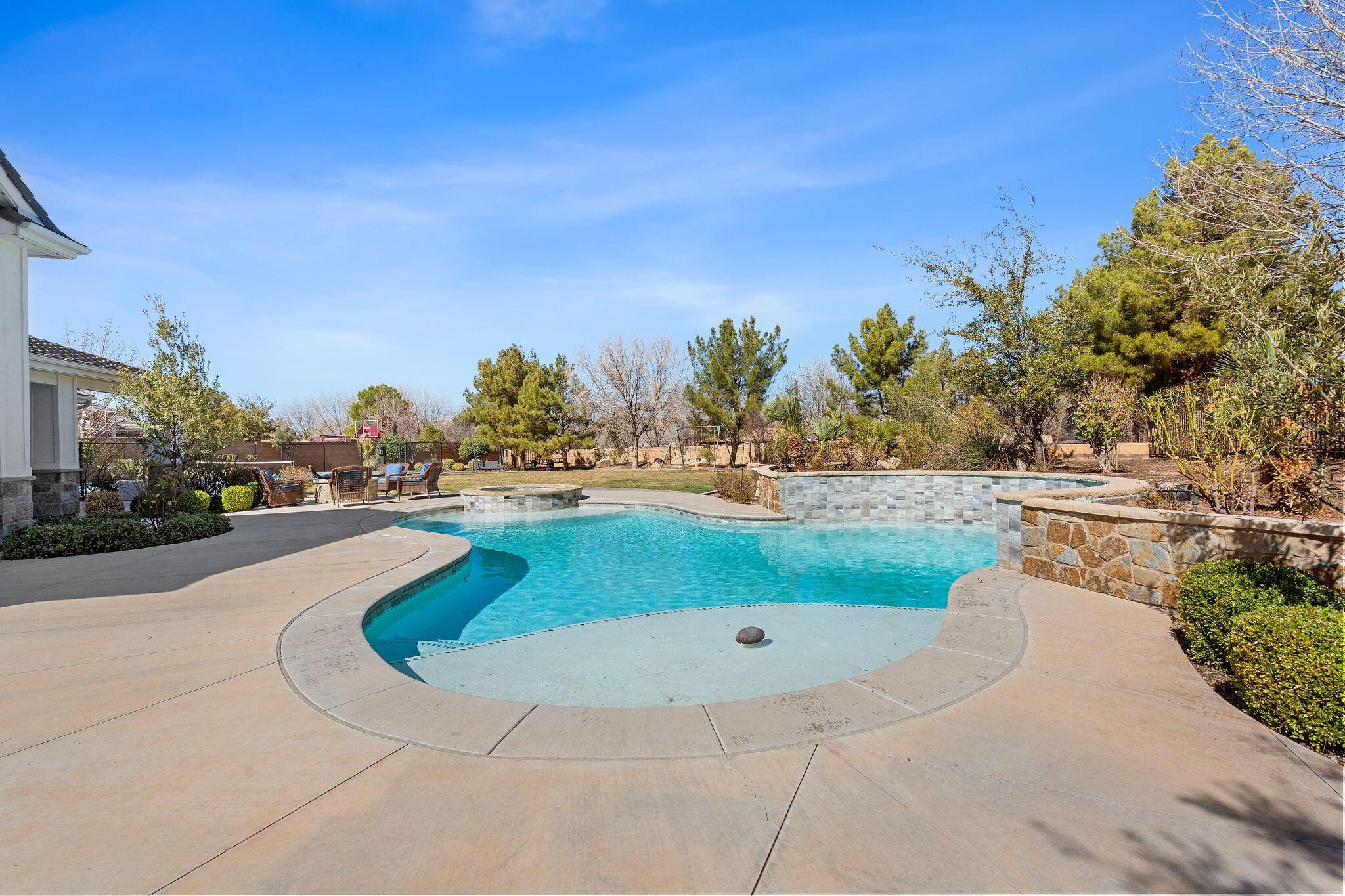 OLD FARM ESTATES - Residential