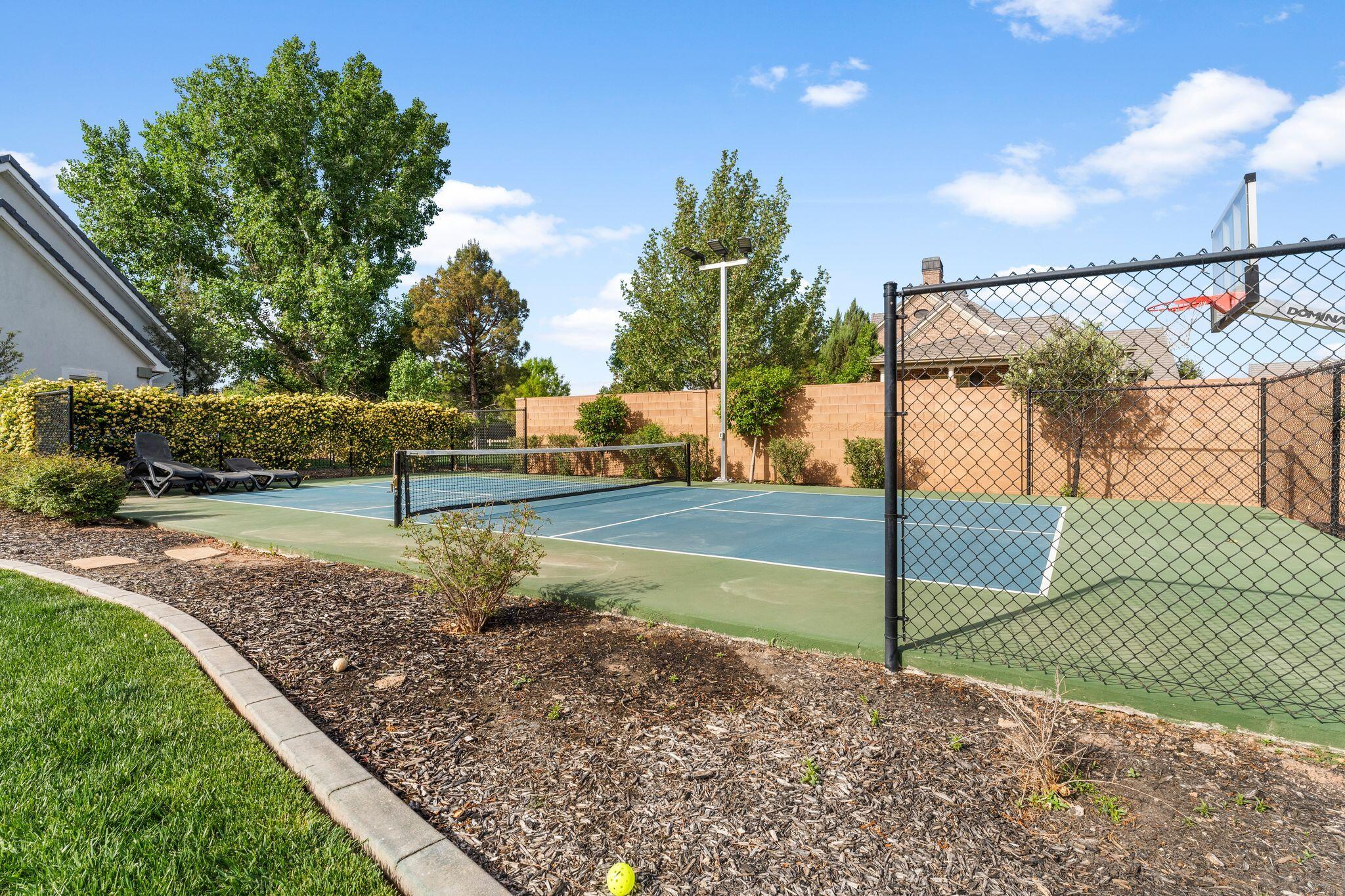 OLD FARM ESTATES - Residential
