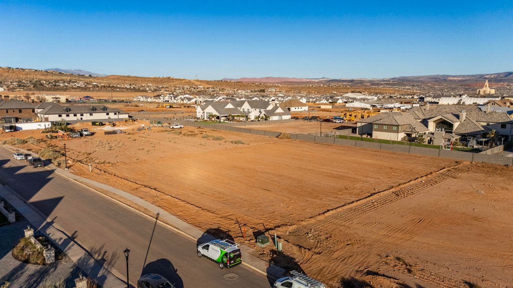 Photo of 3311 E ASHBURY DR, Saint George, UT 84790 (MLS # 26-268578)