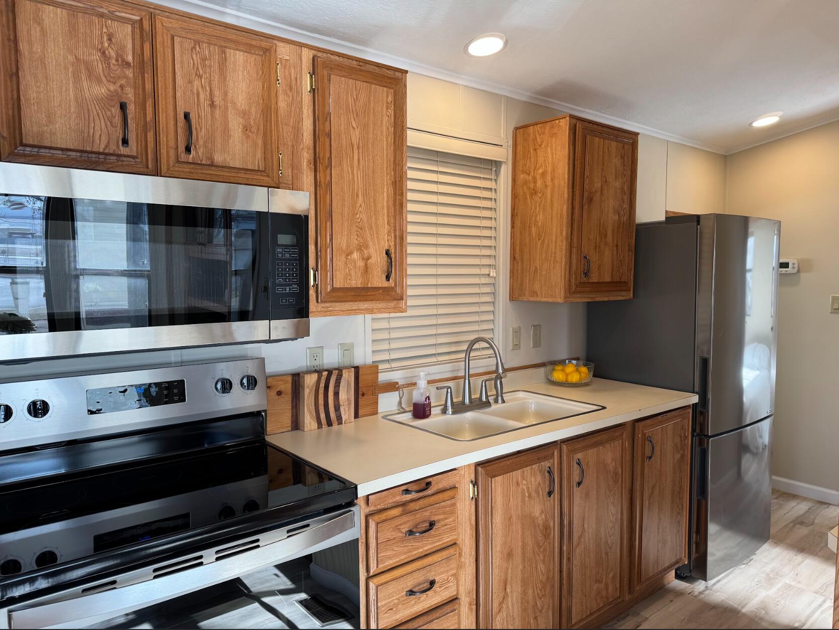 CANYON BREEZE RV RESORT - Residential