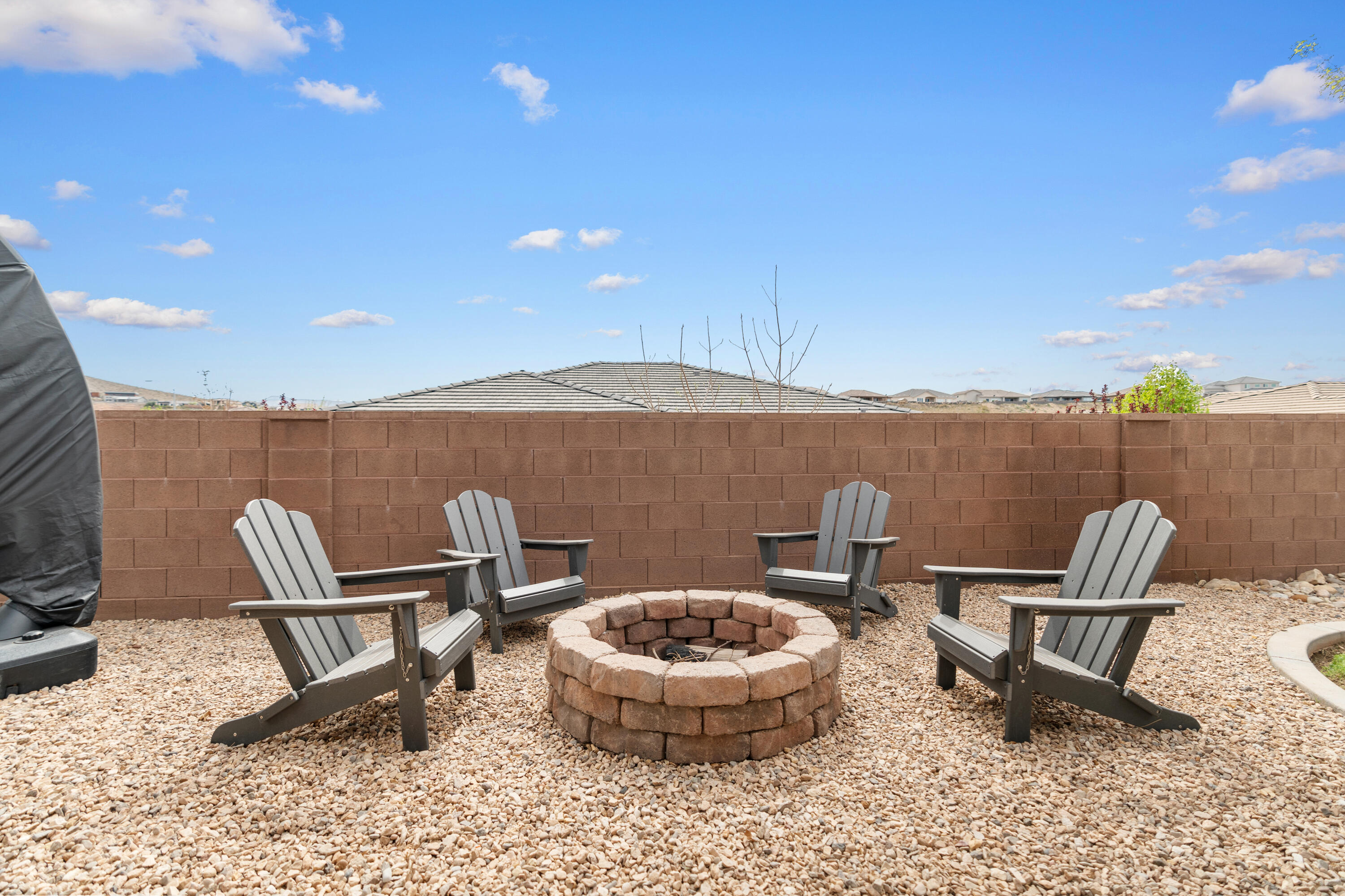 DESERT RIDGE - Residential