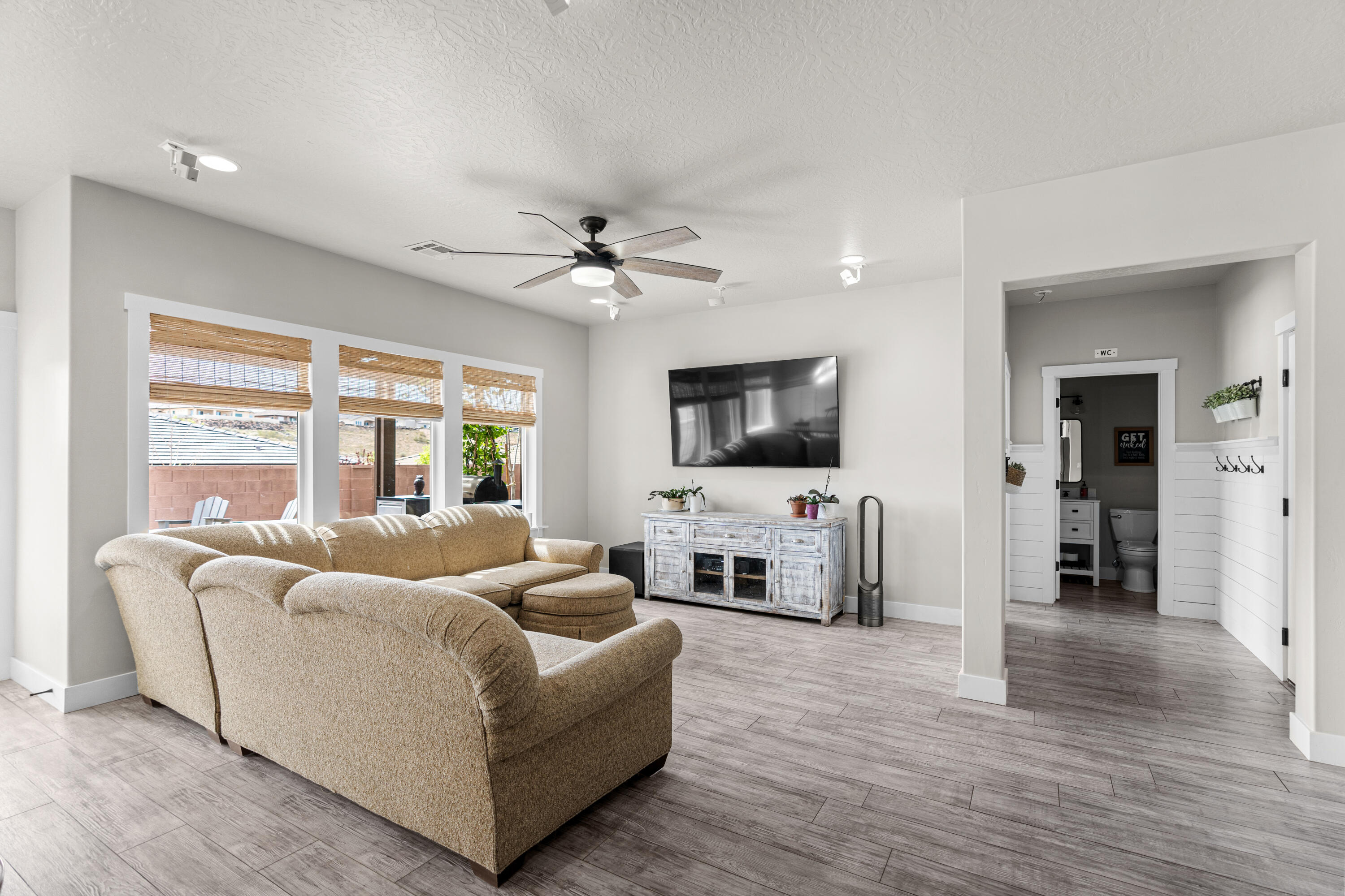 DESERT RIDGE - Residential