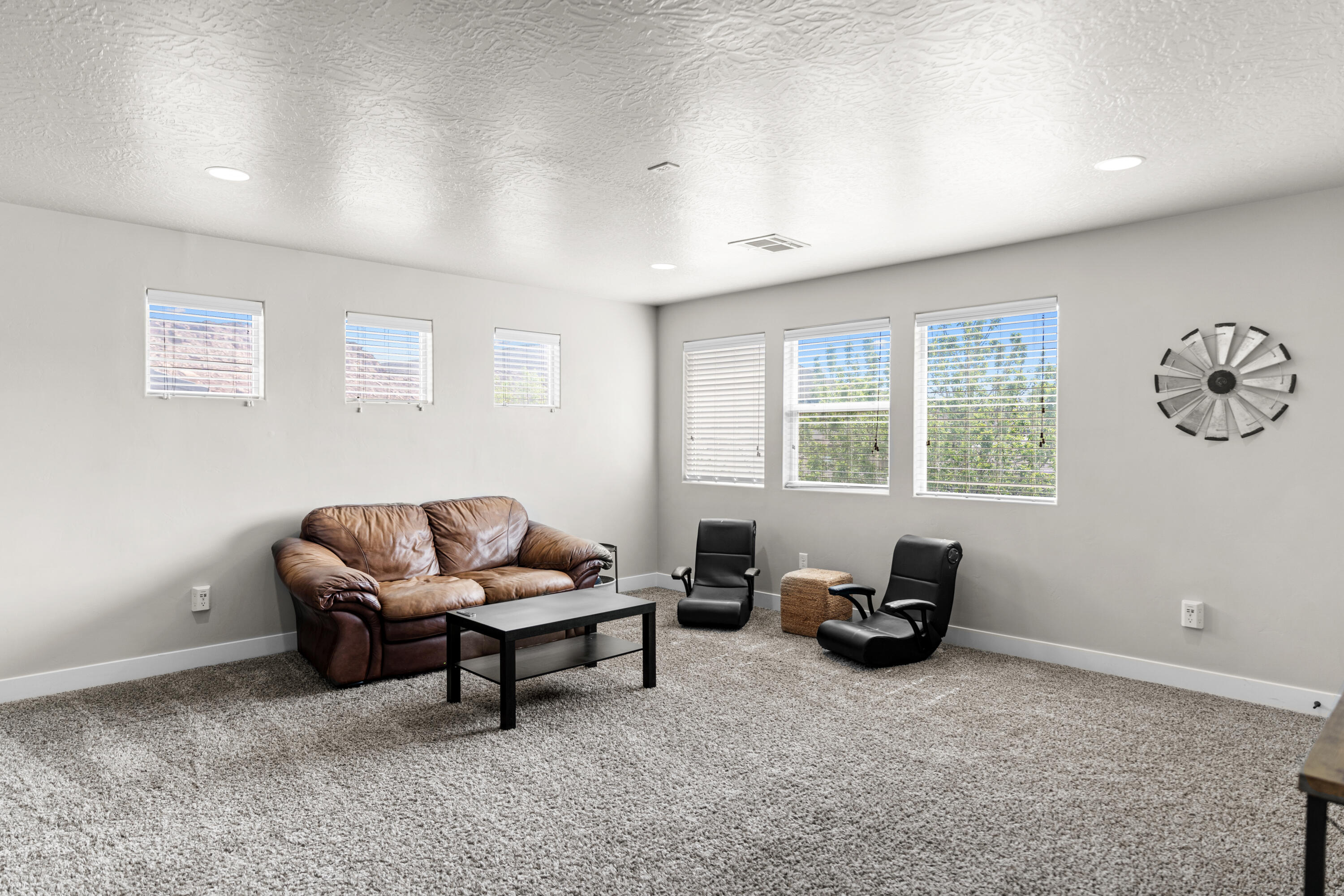 DESERT RIDGE - Residential