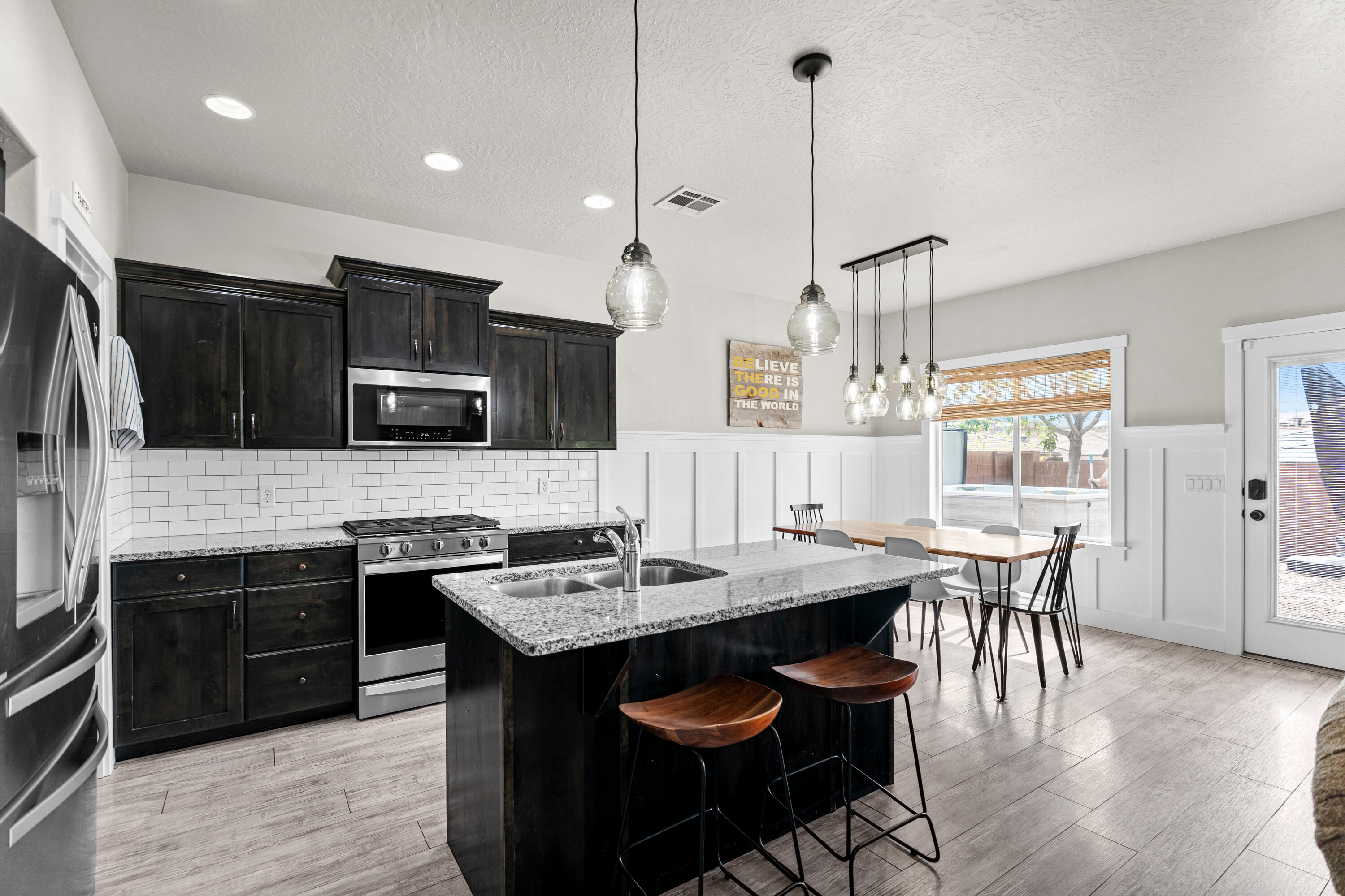 DESERT RIDGE - Residential