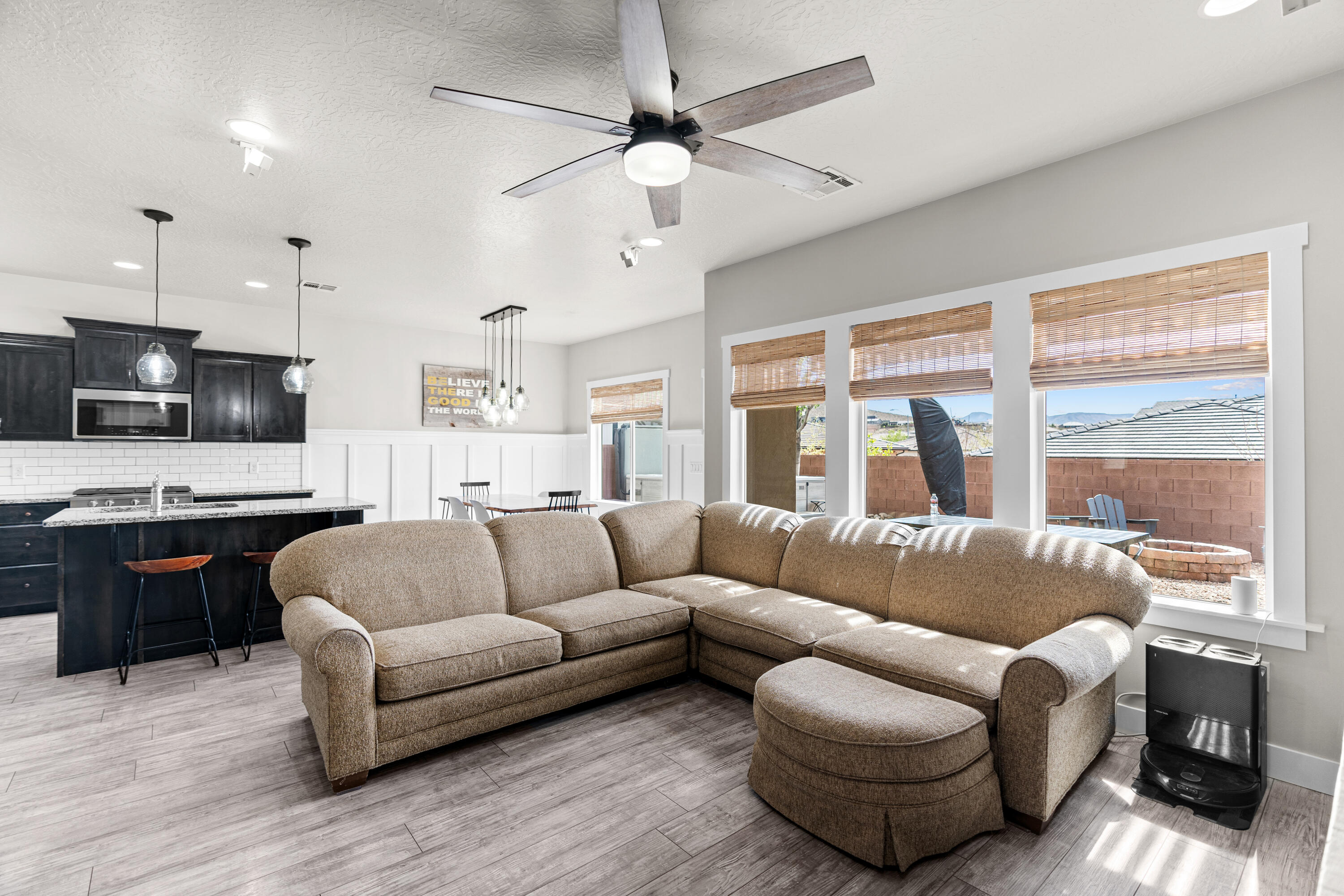 DESERT RIDGE - Residential