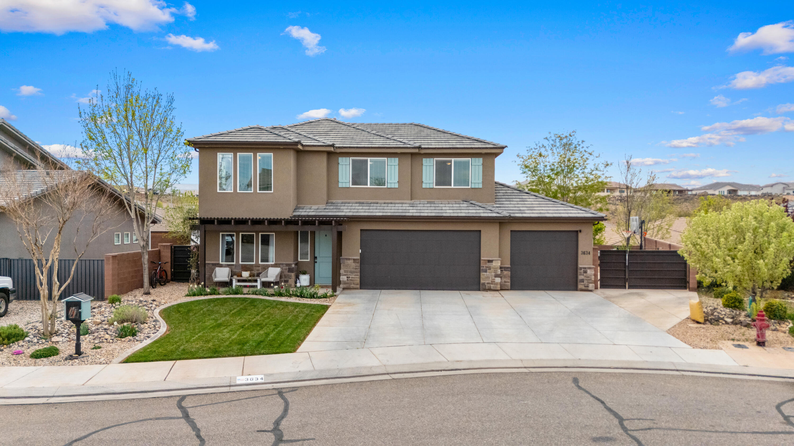 DESERT RIDGE - Residential