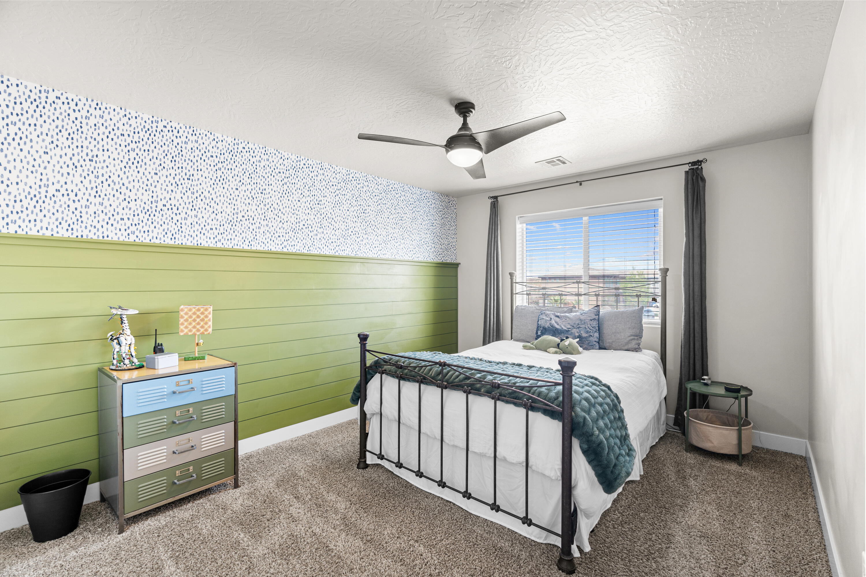 DESERT RIDGE - Residential