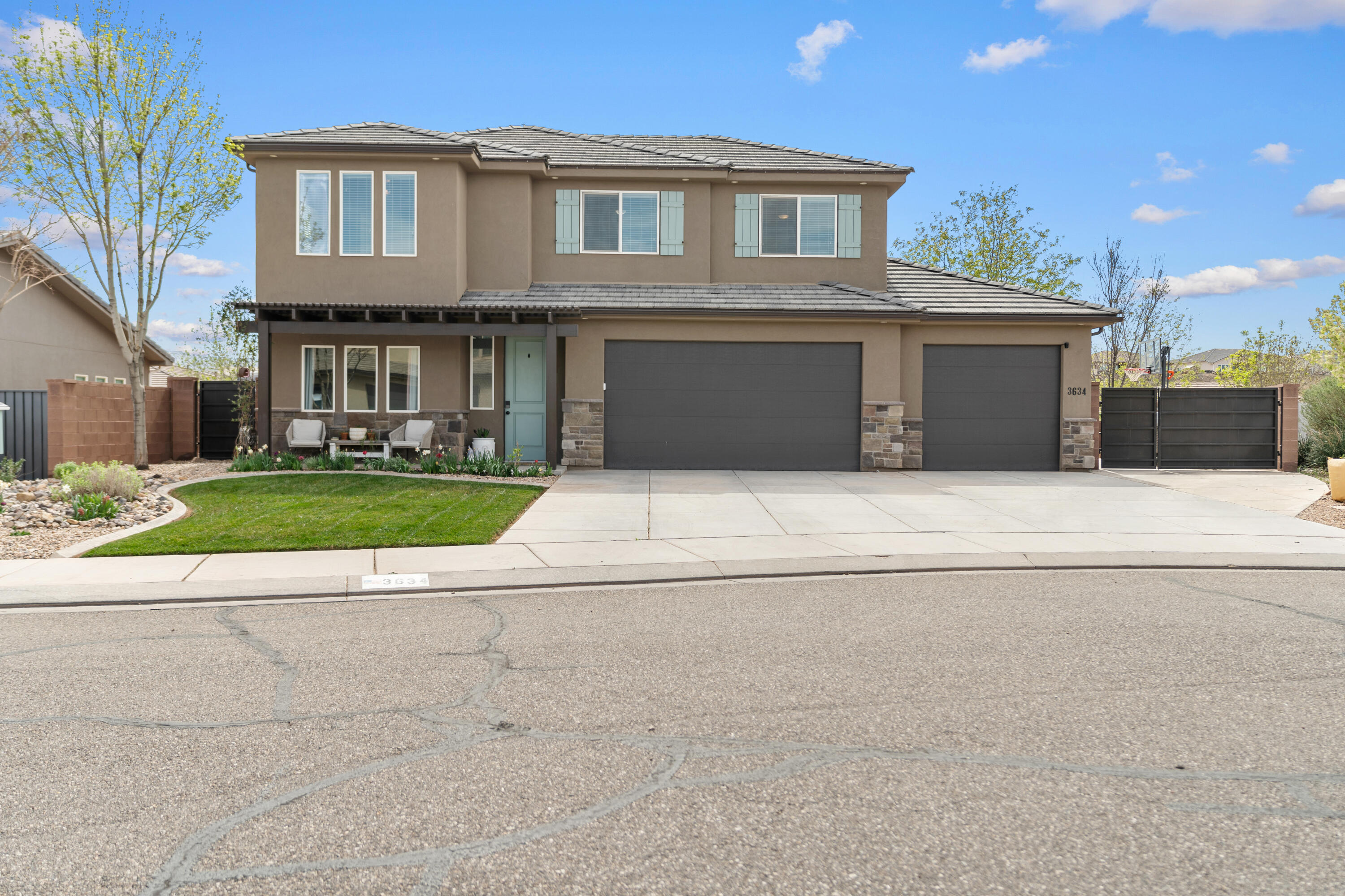 DESERT RIDGE - Residential