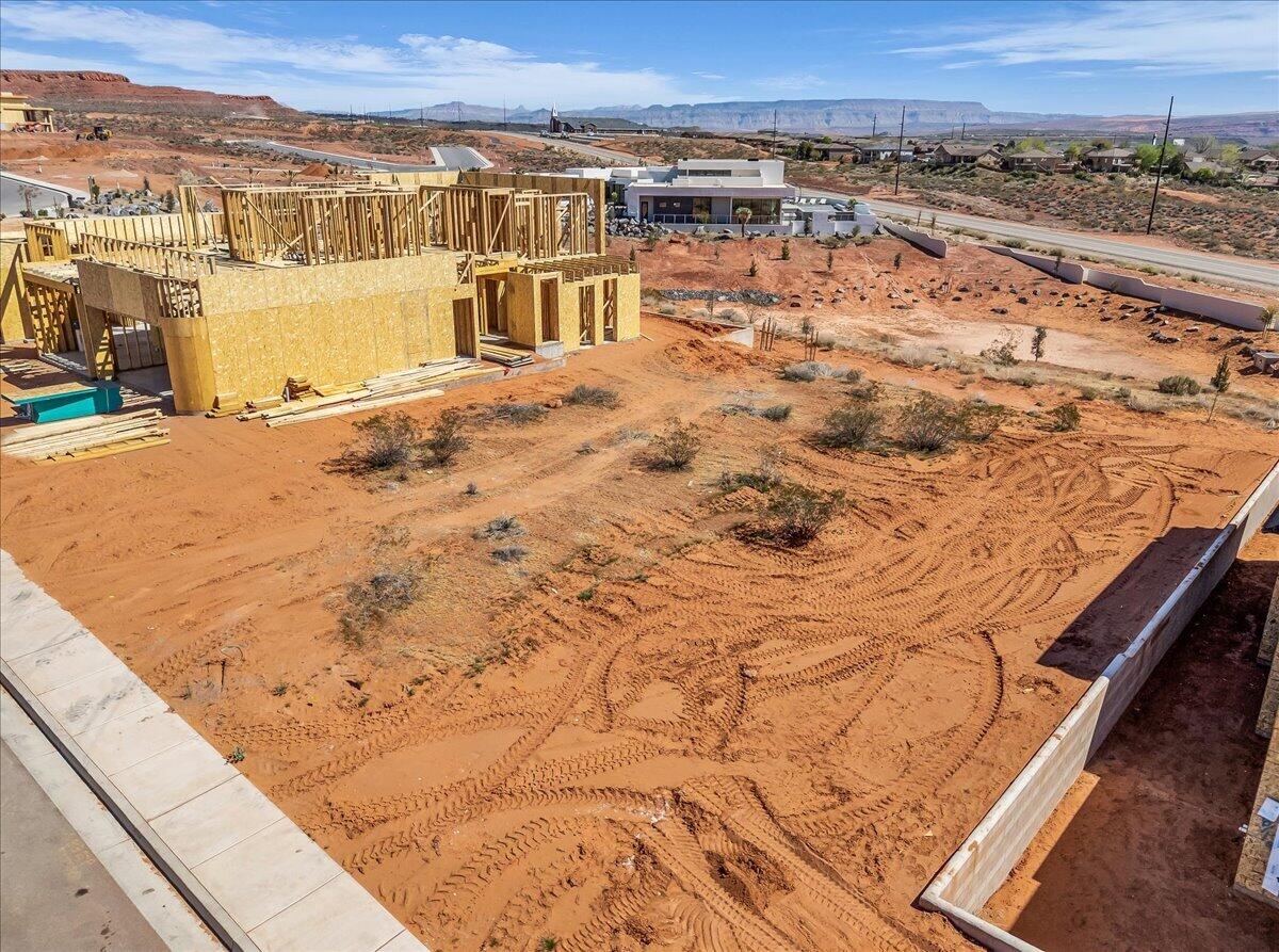 SOLENTE VILLAGE - Land