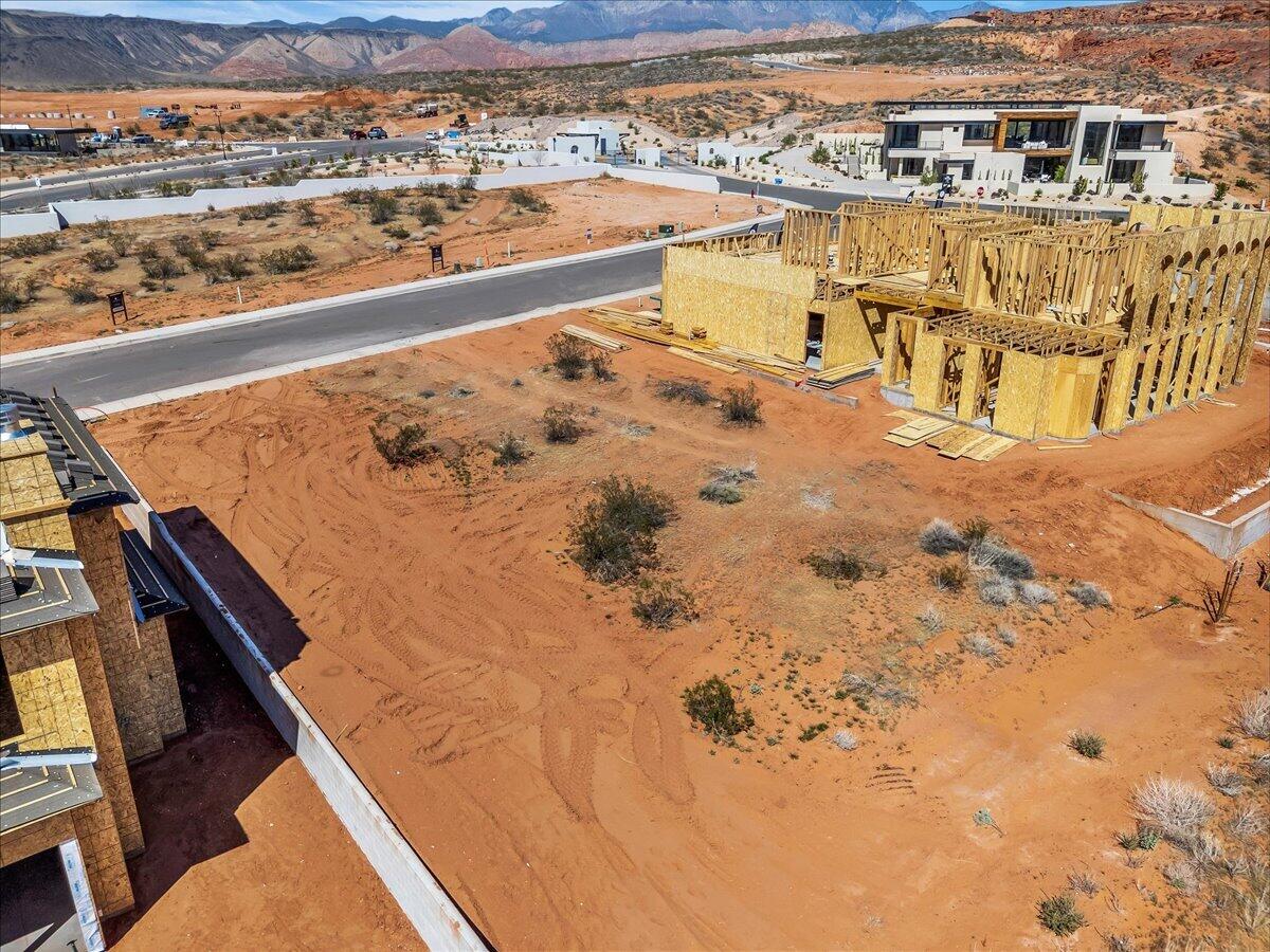 SOLENTE VILLAGE - Land