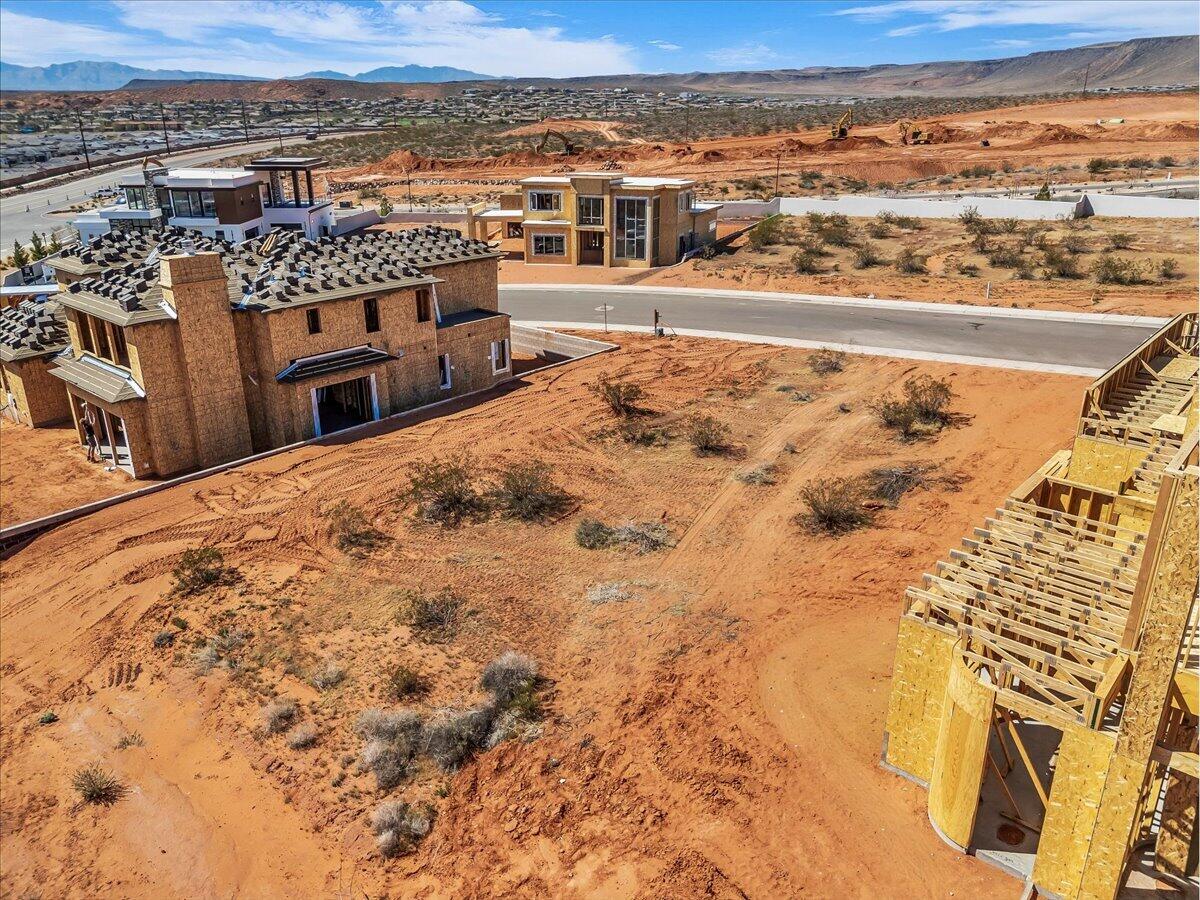 SOLENTE VILLAGE - Land