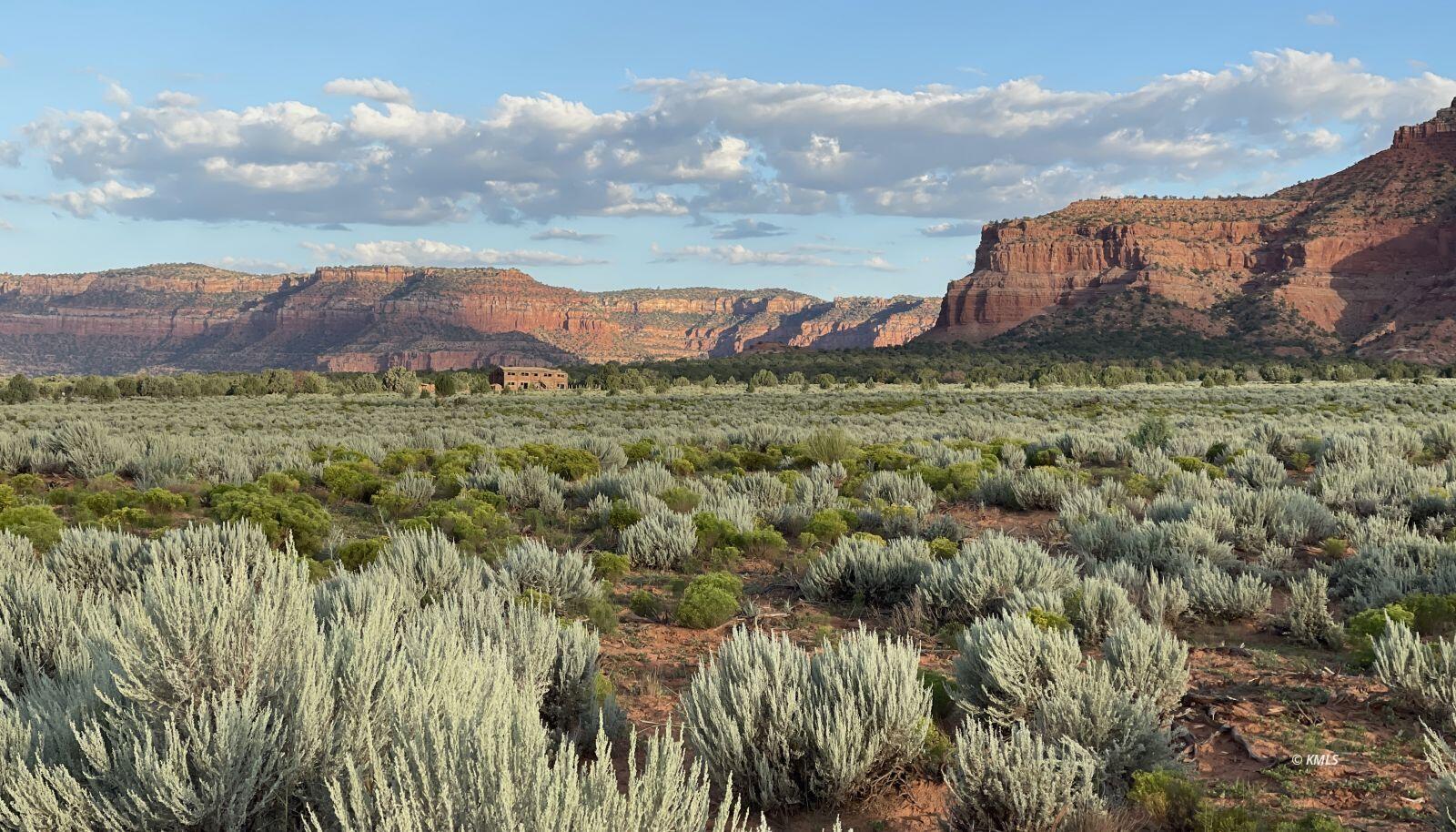 Stunning Development Opportunity: The Old Fort Movie Ranch Location: West of Kanab Creek Ranchos, Arizona Border Size:1896 Acres of Prime Development Land. Imagine owning a piece of cinematic history! Nestled just west of the enchanting Kanab Creek Ranchos, this sprawling 1896-acre canvas, known as the Old Fort Movie Ranch, is not just a piece of land; it's an experience waiting to unfold. This unique property has served as the backdrop for numerous films, commercials, and music videos, offering a perfect blend of natural beauty and historical allure. Key Features:-Cinematic Legacy: Step into a world where Hollywood has walked; this ranch has hosted iconic scenes, making it a remarkable investment for filmmakers or real estate developers. Buyer to verify all.