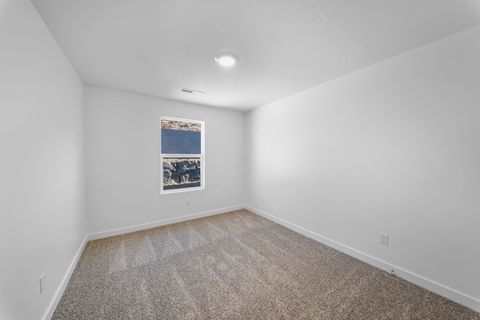 Tiny photo for 1927 Queens Garden DR, Washington, UT 84780 (MLS # 26-268489)